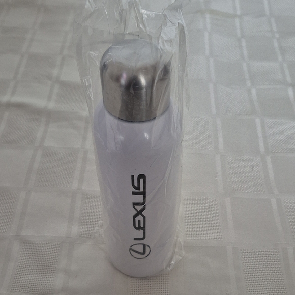 Lexus White Stainless Steel Water Bottle - Picture 15 of 16